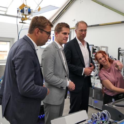 Digital- und Justizminister Dr. Benjamin Grimm besucht EDIH pro_digital an der TH Wildau