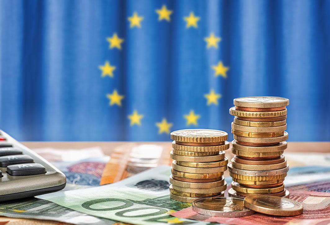 EU Logo und Geld